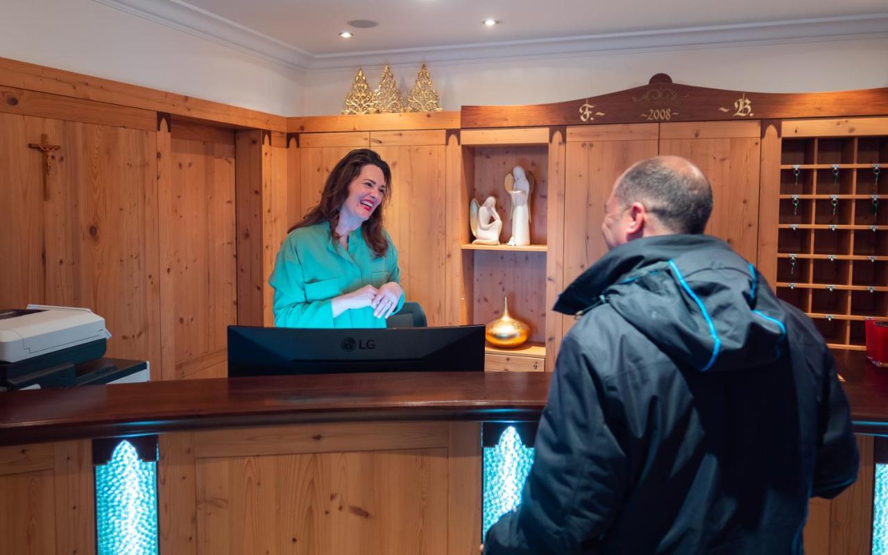 Sylvana'S Wohlfuehl Hotel マイヤーホーフェン エクステリア 写真